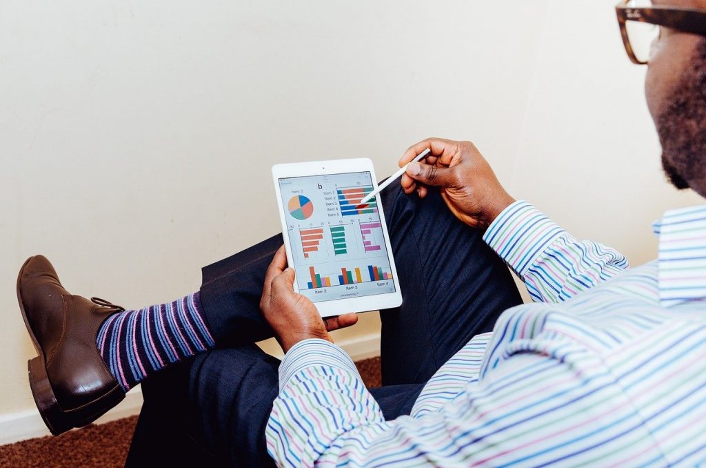 7 Inch vs. 10 Inch Tablets: How Do They Fare in Each of These 5 Departments 7 Inch vs 10 Inch Tablets Comparison-Seeromega